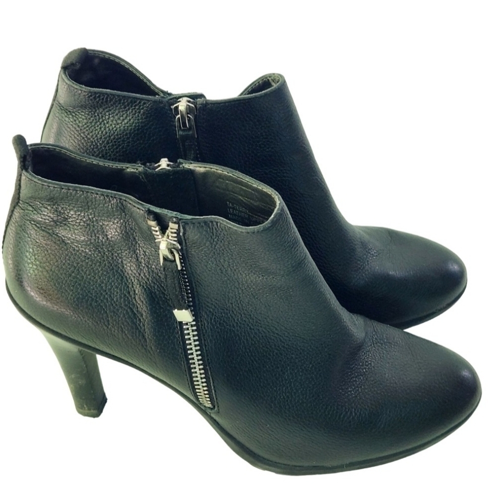 Tahari Terry Black Leather Zip Bootie Size 8.5M